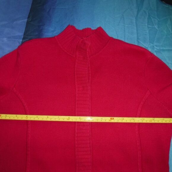 Raspberry Red Snap Cartigan size US small - Picture 7 of 8